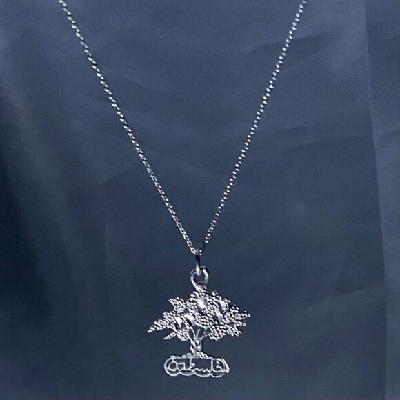 XO# Silver “Tree of Life” Necklace - Picture 3 of 7